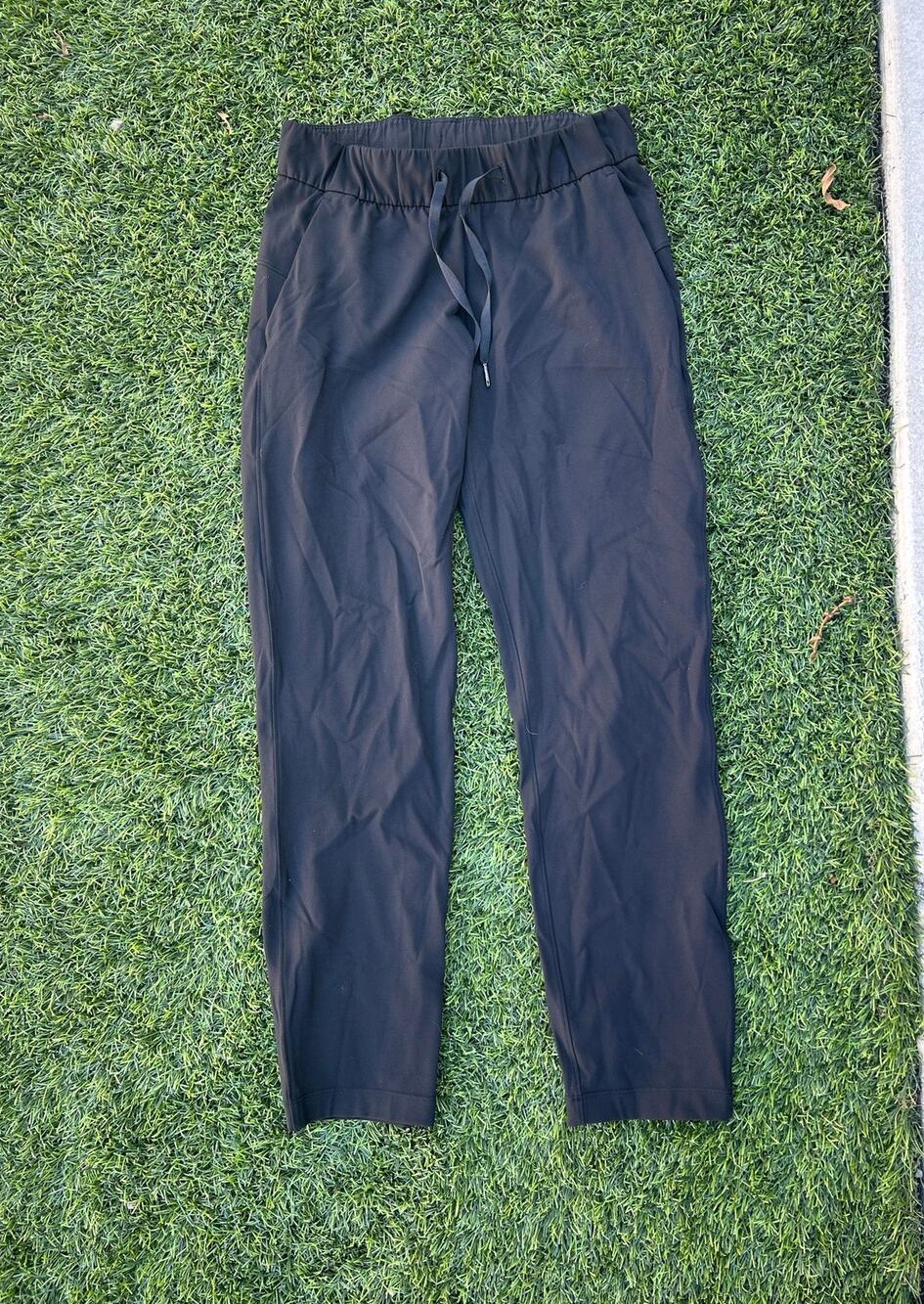 Lululemon black pants size 4